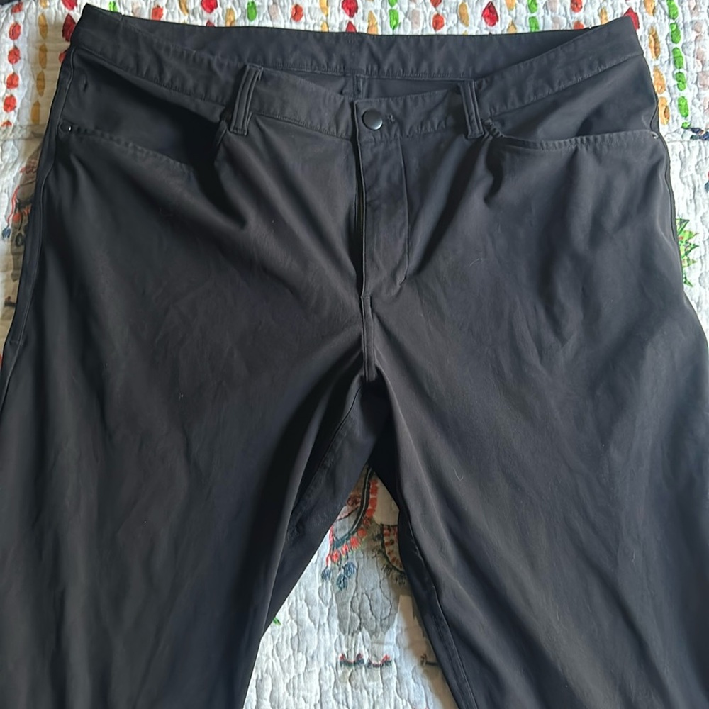 Black Men’s Lululemon performance pants size 36